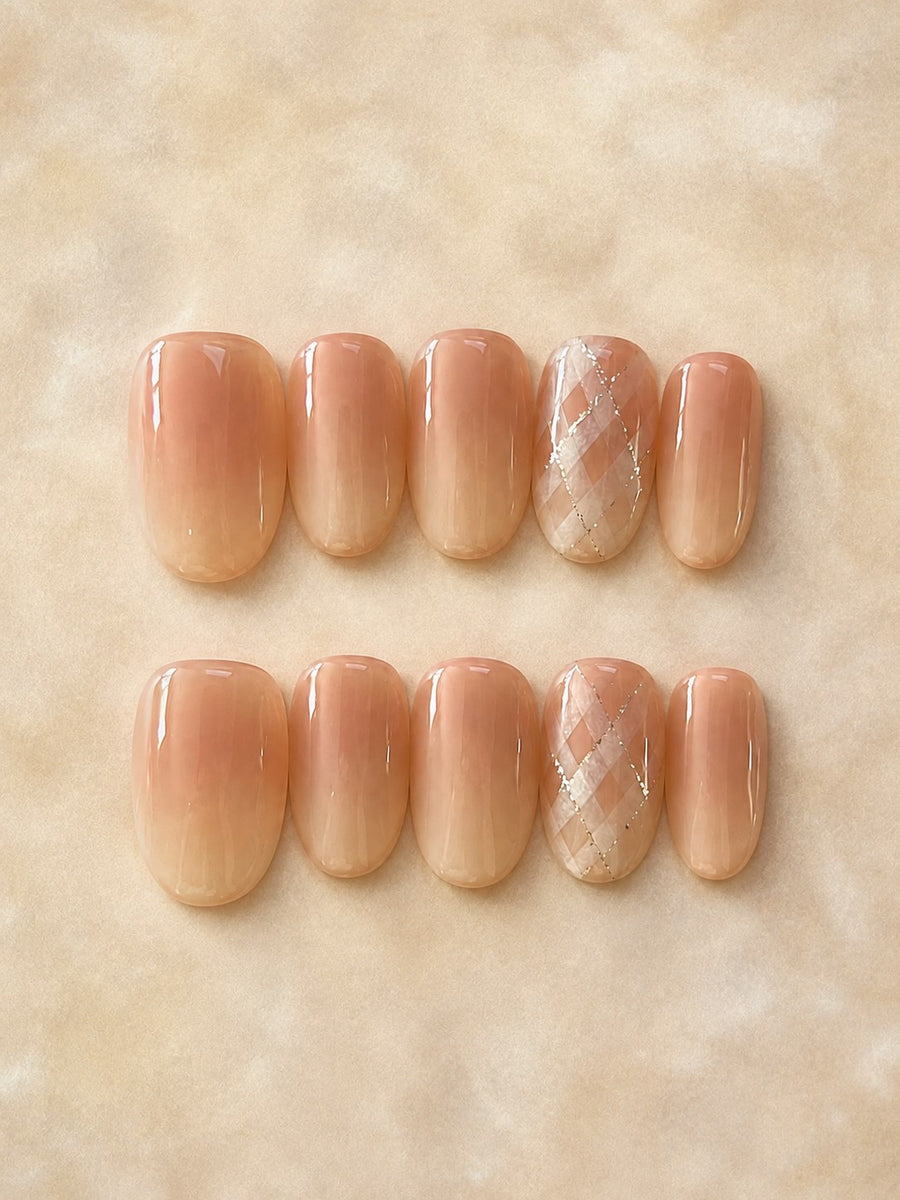 NUVIA 蜜桃格紋穿戴甲
